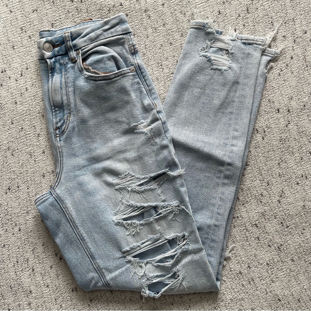 NWOT American Eagle Curvy Mom Jean *Size 4 Long*